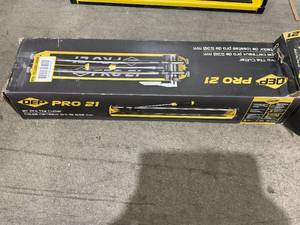 lot 233 image: QEP 22700Q 700XT 34 HP Wet Tile Saw with 7 in. Blade and Table Extension