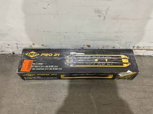 lot 236 image: QEP 10632Q 30 Slimline Professional Tile Cutter