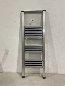 lot 330 image: Sorfrey Aluminum Step Ladder