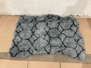 lot 279 image: 55x86 Grey and Black Rug