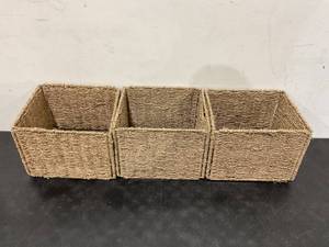 lot 285 image: 19x10 Basket