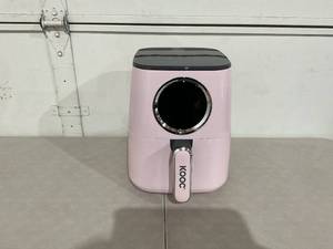 lot 57 image: KOOC Large Air Fryer
