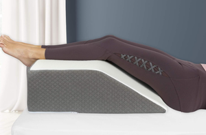 lot 291 image: Leg Elevation Pillow
