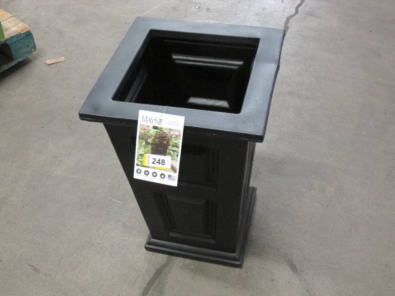 lot 536 image: NEW Wyndham 24 Patio Planter - Black
