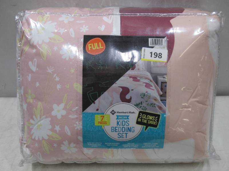 lot 262 image: NEW Members Mark Glow-in-the-Dark Bed-in-a-Bag Kids Comforter Set (7-Piece Full) - Unicorn