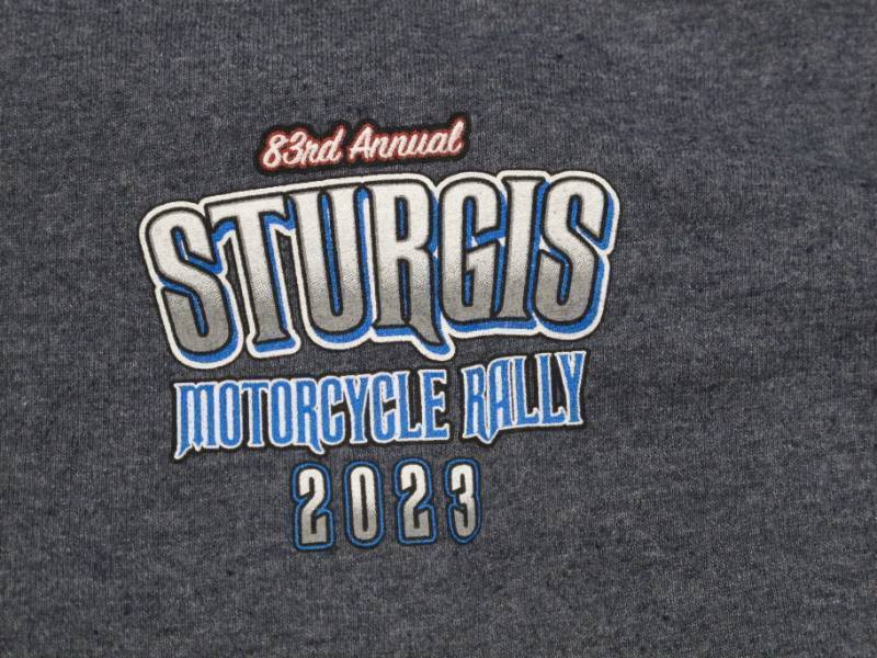 lot 470 image: NEW Mens Gildan Ultra Cotton 2023 Sturgis Rally Short Sleeve T-Shirt - Gray - XL