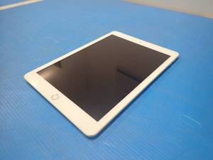 Apple&nbspiPad 6th gen a1954  32GB of storage  Carrier status unlocked  Includes charging cable