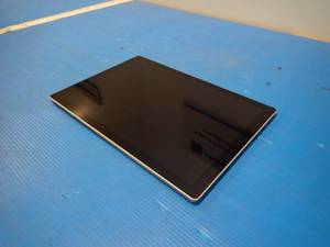 Microsoft&nbspSurface Pro Gen 5 1807 &nbspINTEL(R) CORE(TM) I5-7300U CPU  2.60GHZ &nbsp8GB RAM  256GB SSD  No charger  NO OS  small white spots on screen