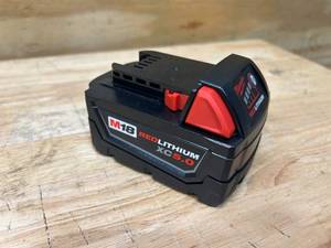 lot 27 image: MILWAUKEE 5.0 AH Battery Pack