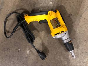 DEWALT 6.3 Amp Corded Variable Speed Reversible Drywall Screw Gun  Customer Returns See Pictures