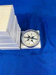 lot 44 image: 9 - Plastic Compass