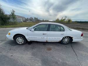 lot 117M image: 2001 Lincoln Continental