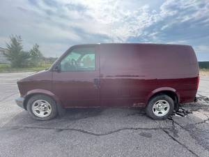 lot 17B image: 2003 Chevrolet Astro - AWD - 2 OWNERS -  67,266 MILES