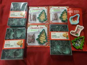 lot 103 image: Cute collection of Christmas Cookies Cutters