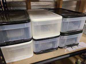 lot 27 image: LL 8 Shoe Sized container boxes in good shape