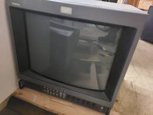 lot 37 image: 3x Electronics for viewing Video Cassettes likely form the Vocational school here in Hutchinson