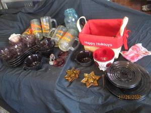 lot 39 image: Collection of Vintage purple glassware cup and bowl sets along with Barnum and Bailey glass tankard mugs and other vintage pieces