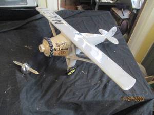 lot 69 image: 1969 Spirit of St Louis N-X-211 Airplane Decanter WITH rare propeller key piece
