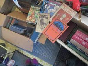 lot 82 image: Collection of Vintage Boy Scout Handbooks, American Poetry and Prose, Major British Writers plus more