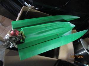 lot 93 image: Gas powered Remote controlled racing boat (no remote)