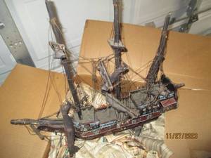 lot 101 image: Antique intricately detailed Pirate ship