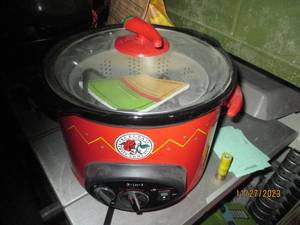 lot 109 image: El Paso Chile Company 3-in-1 Steamer, slow cooker and fryer