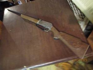 lot 6 image: Power line BB gun
