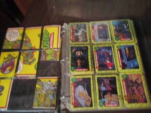 lot 7 image: 1989 Teenage Ninja Turtle card album...