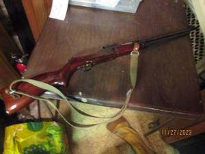 lot 12 image: BB gun, may be missing part of the reload mechanism