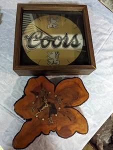 lot 200 image: 2 Clocks