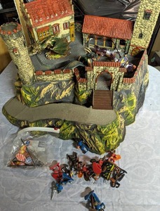 lot 201 image: Vintage Hausser Elastolin Large Caste Playset German Crafted