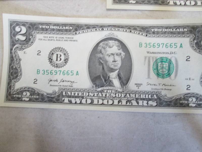 lot 512 image: 5- Sequential Uncirculated $2 Bills...