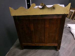 lot 03 image: Antique Wash Stand...