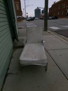 lot 014 image: vintage aluminum lawn lounge chair...