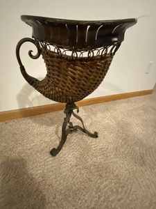 lot 44 image: Vintage Wicker and Metal Horn of Plenty Decoration