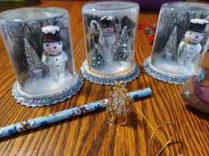 lot 63 image: Nice Assortment of Christmas Tree Ornaments