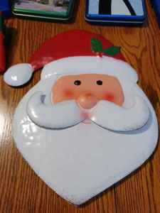 lot 67 image: Hanging Metal Santa and 15 Gift Card Holders
