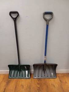 2 SHOVELS