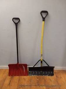 2 SHOVELS