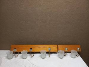 2 VANITY LIGHTS FIXTURES