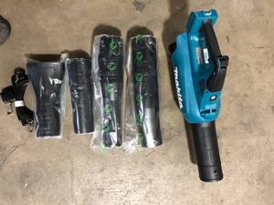 lot 5 image: Makita XGT 40V Max Brushless Cordless Leaf Blower  Tool Only No Battery and Charger   Customer Returns See Pictures
