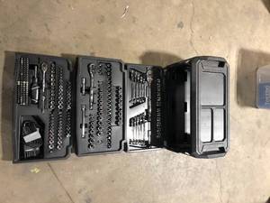 lot 45 image: Husky Mechanics Tool Set (270-Piece)  Customer Returns See Pictures