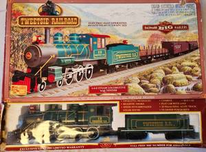 lot 1 image: G Scale Bachmann 90033 Tweetsy Railroad Set