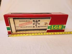 lot 4 image: G scale Budweiser Reefer Car