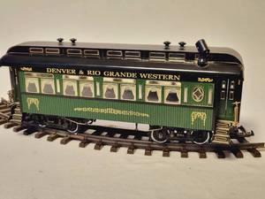 lot 8 image: G scale Passenger Coach