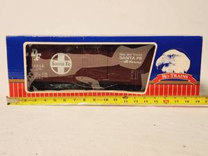 lot 32 image: G Scale RO Trains Boxcar
