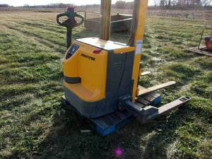 Used Muliton EJ8 25 Walk-Behind Pallet Jack Walkie Stacker, Untested, Working Condition Unknown, Has Batteries in Unit