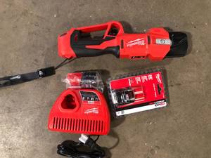 Milwaukee M12 12V Cordless Brushless Pruner Shears Kit W 2.0 Ah Battery & Charger   Customer Returns See Pictures