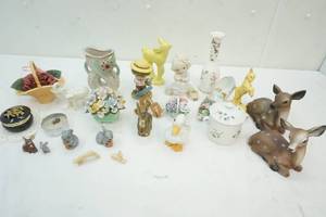 lot 8 image: Home decor Figurines