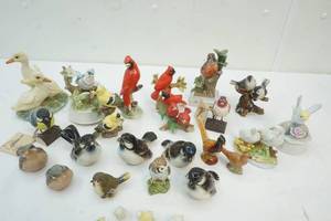 lot 9 image: Home Decor Birds
